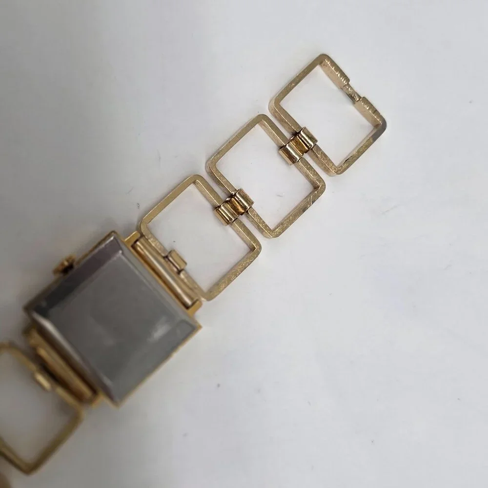 1960s Timex Gold-Tone Square Link Womens Watch Quartz Black Dial Wind Up - Picture 8 of 13